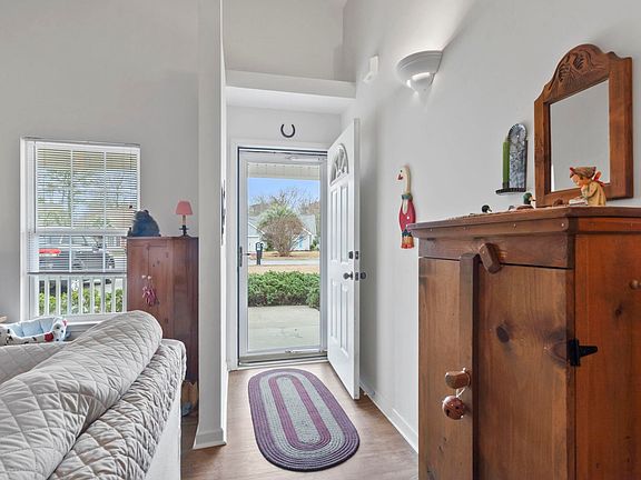 4th image of 1906 Shell Ct.