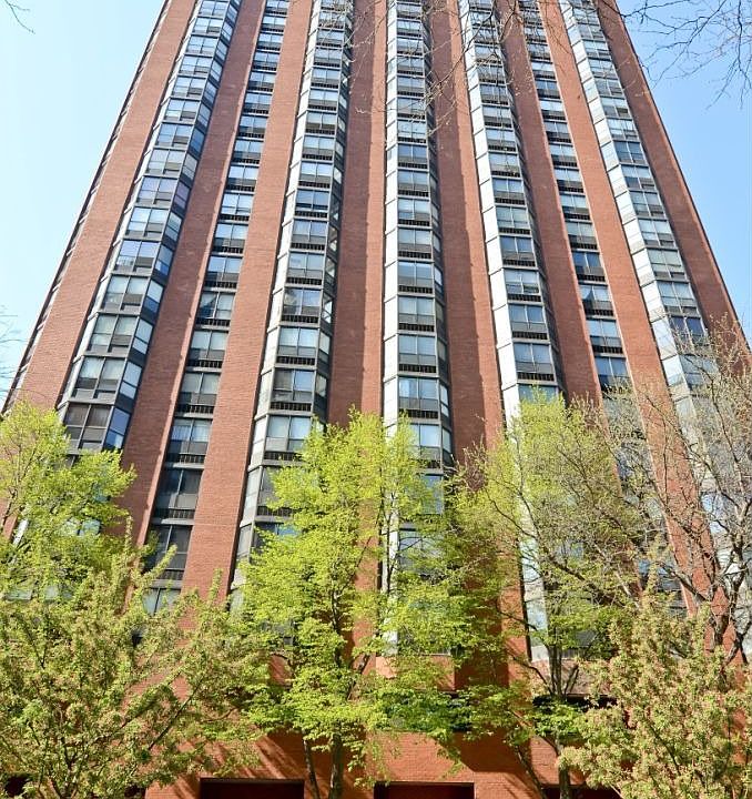 1st image of 899 S Plymouth Ct APT 2202