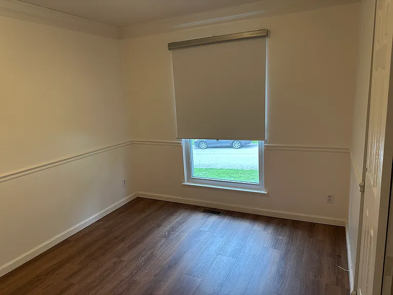 8 Debbie Dr — Photo 13