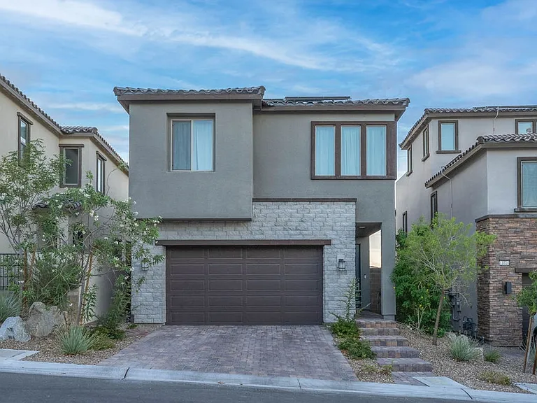 11620 Desert Hollow Ave — Photo 2