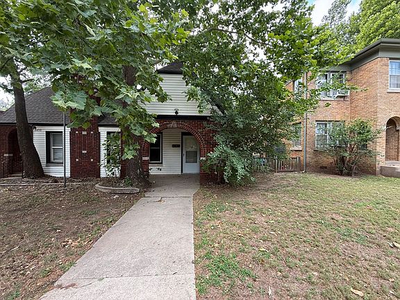 4th image of 2432 NW 12th St #2434