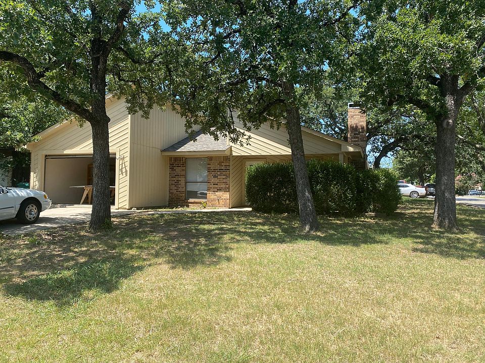 1st image of 1217 Pin Oak Dr