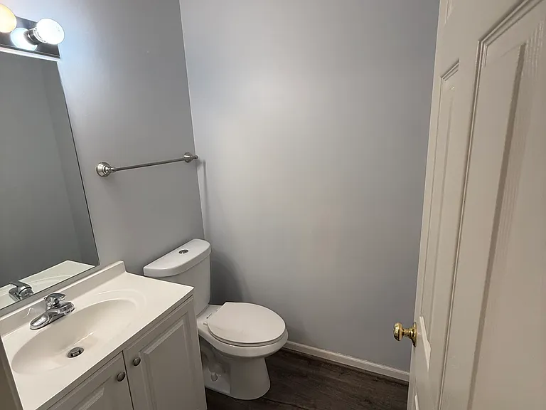 1/2 Bath (main floor)