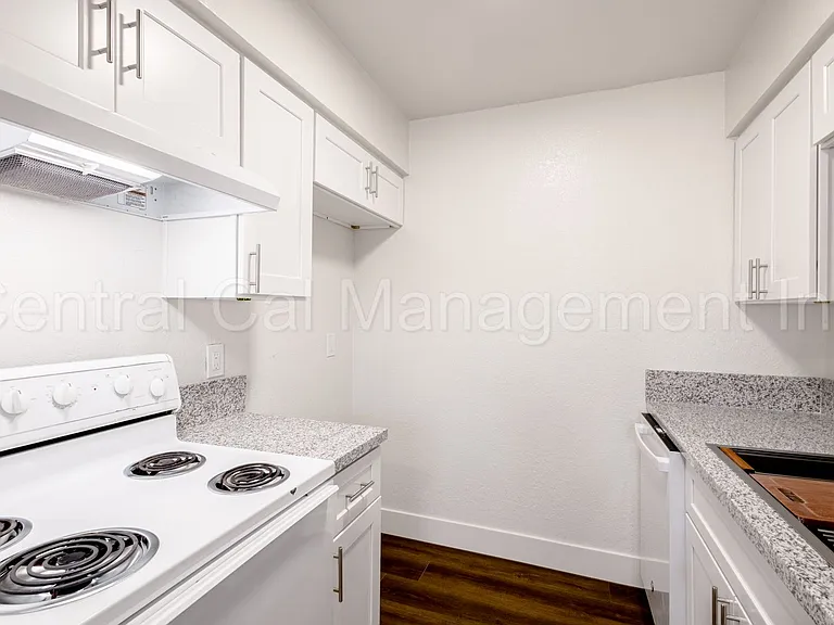4648 Columbus St #A-J — Photo 9