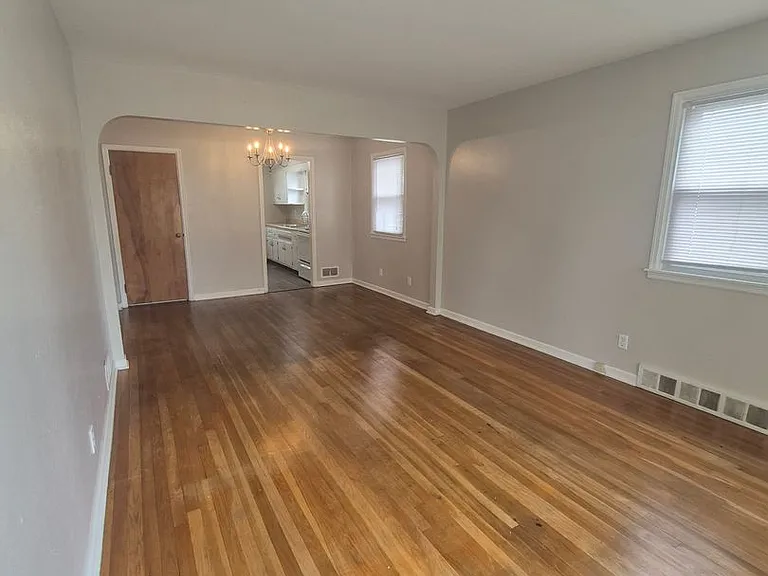 2623 Springmont Ave — Photo 8
