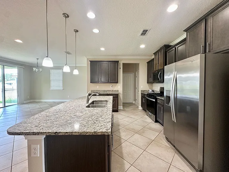 481 Shetland Dr — Photo 7