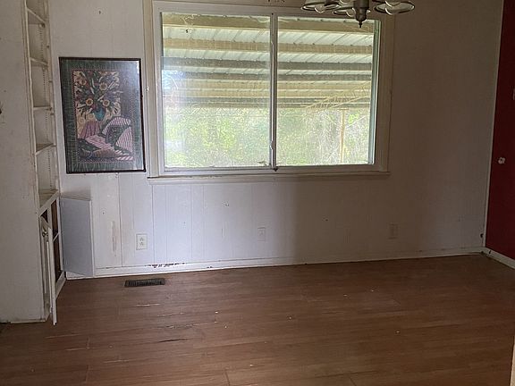 3rd image of 141 La Plaza Dr