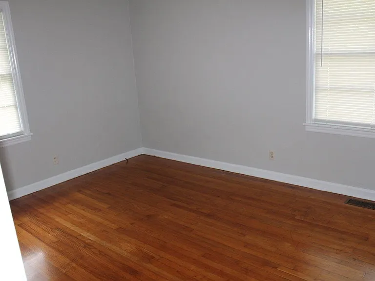 111 Colonial Ave — Photo 5