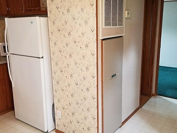 4th image of 461 Bee Ln