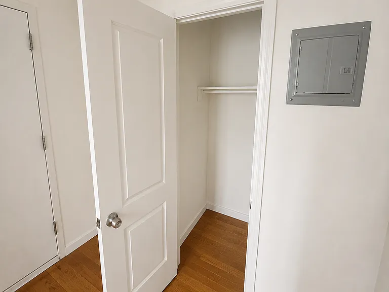 537 Ovington Ave #2 — Photo 5