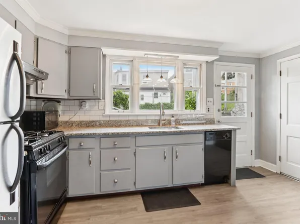 186 Conarroe St, Philadelphia, PA 19127