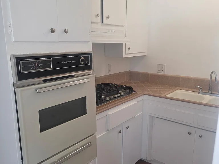 931 S Trident St #B — Photo 5