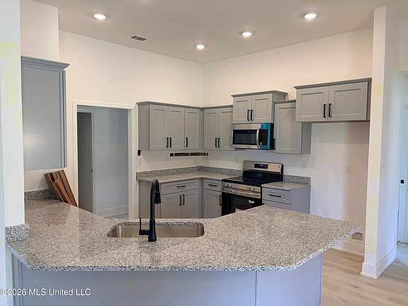 3rd image of 80 Farley Rd