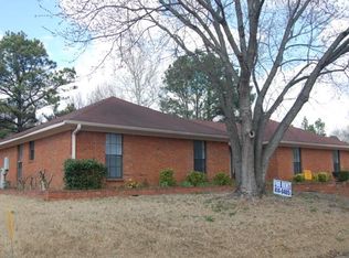 7044 Shadow Oaks Dr, Memphis, TN 38125