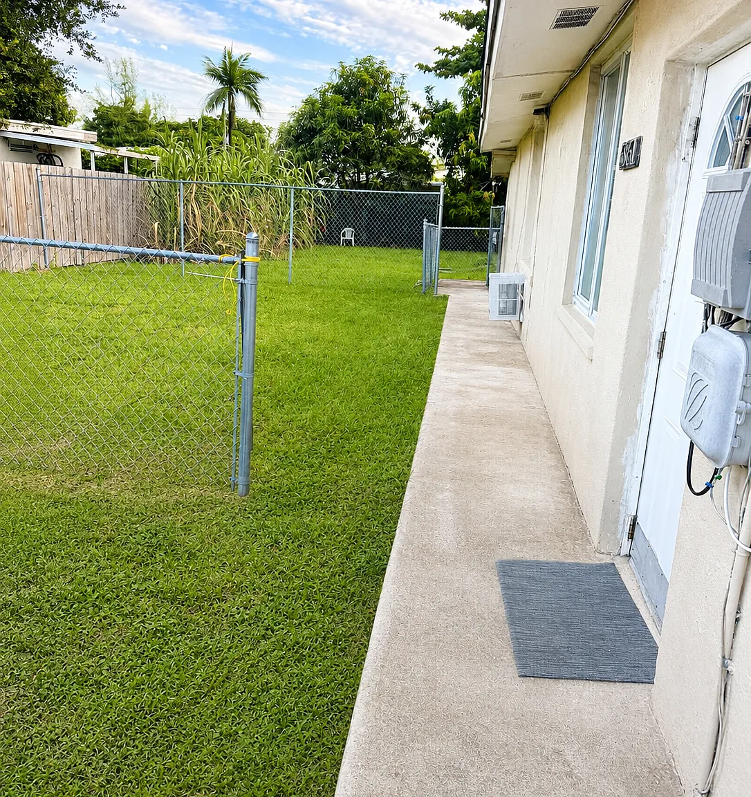 2 bed, 900 sqft, $1,800 — Photo 1