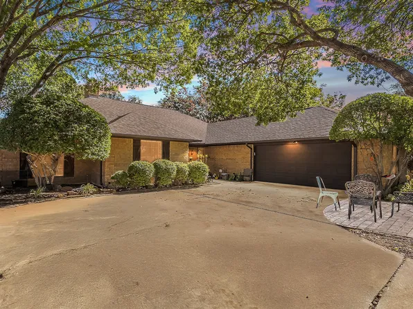 5004 Lake View Cir, North Richland Hills, TX 76180