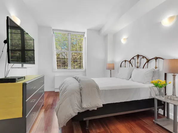 313 West 119th Street 4F image 3 of 7