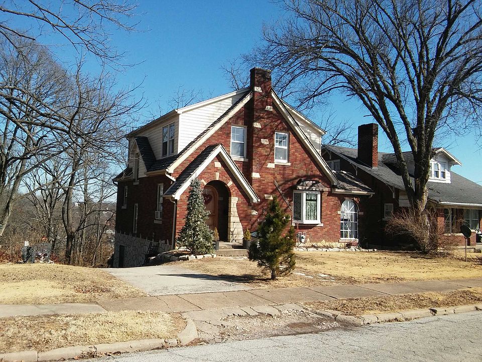 2nd image of 413 Woodlawn Ave