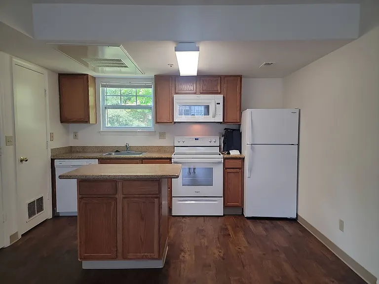 Hickory Hills East — Photo 36