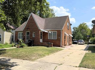 809 Park St #811, Salina, KS 67401