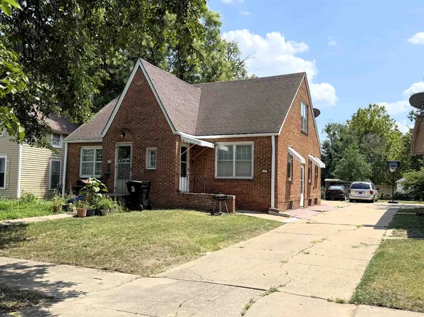 809 Park St #811, Salina, KS 67401