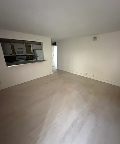 Anchor Bay Apartments — Photo 38