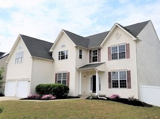 717 Renaissance Dr, Williamstown, NJ 08094