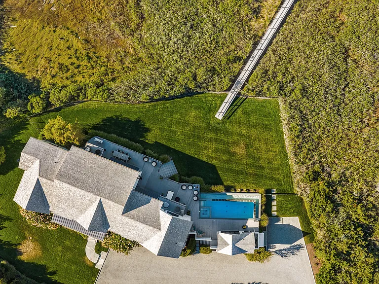 102 Dune Rd — Photo 40