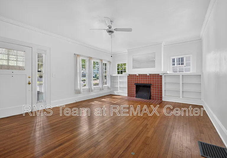 582 Clifton Rd NE — Photo 7