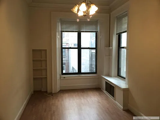 Rented by Sovereign Associates | media 21