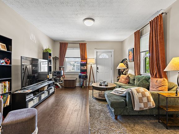 5th image of 1546 Barth Ave