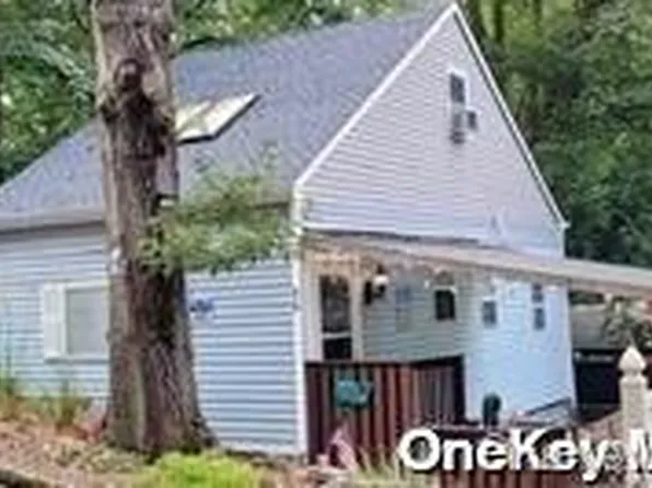 65 Cottage Road, Baiting Hollow, NY 11933