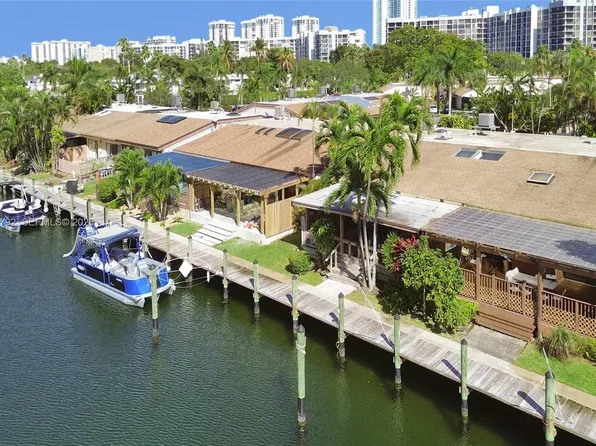 2619 S Parkview Dr, Hallandale, FL 33009