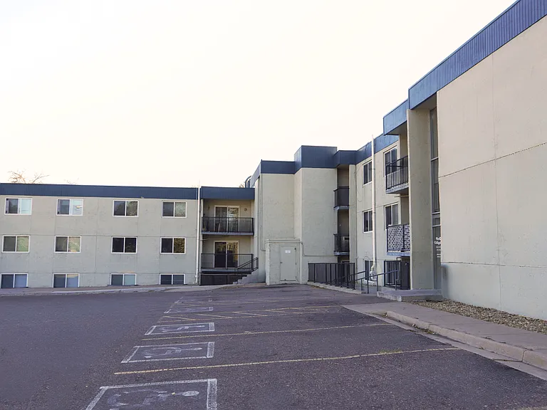 Parkview Village West Apartments — Photo 3