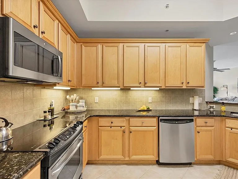 8541 Amberjack Cir #203 — Photo 14