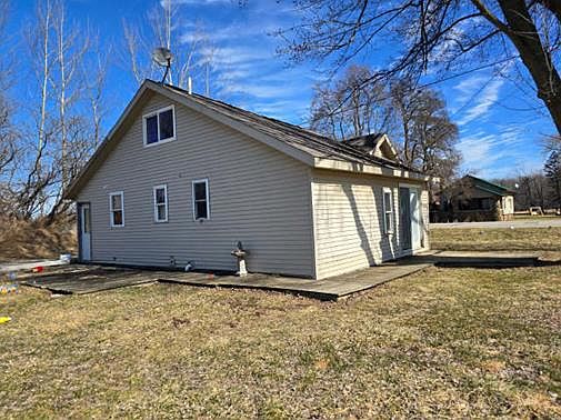 3rd image of 7380 Brockway Rd