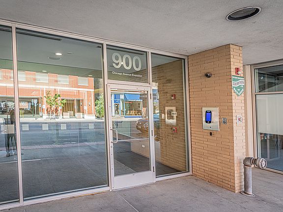 2nd image of 900 Chicago Ave Unit 602