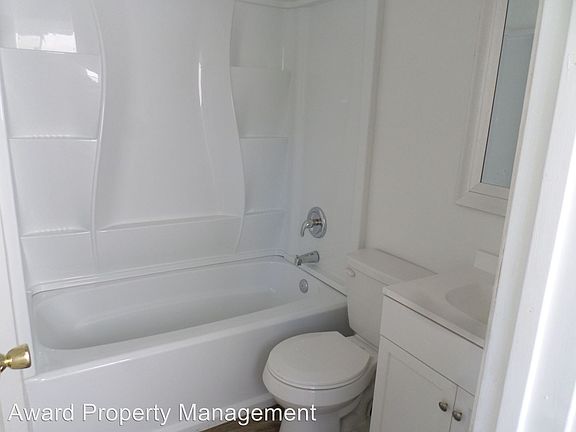 4th image of 2687 J St