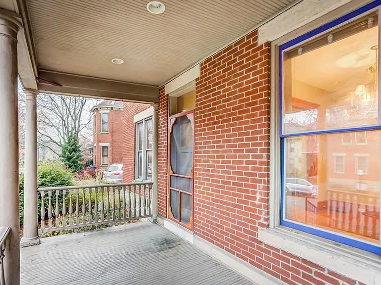 250 Wilber Ave — Photo 36