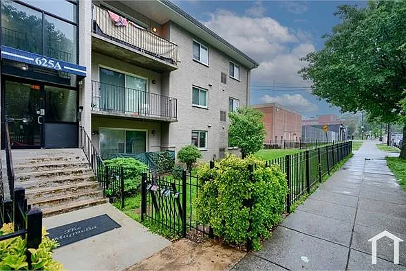 625A Chesapeake St SE #101