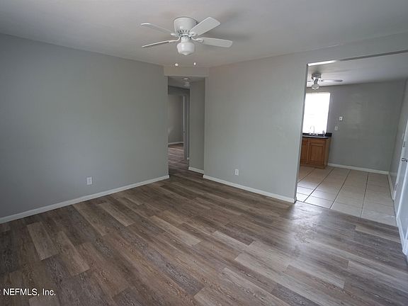 3rd image of 2736 HAMILTON Circle