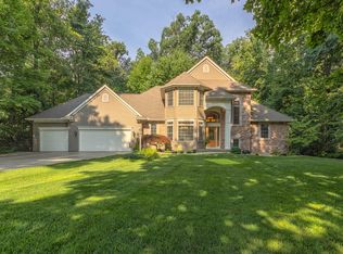 10526 Woodlawn Dr, Portage, MI 49002