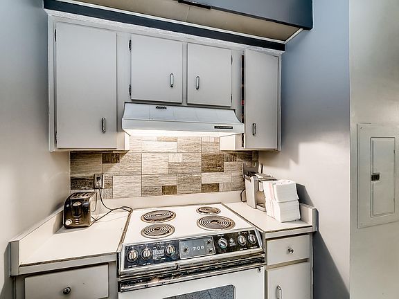 5th image of 10409 Bigtree Cir E