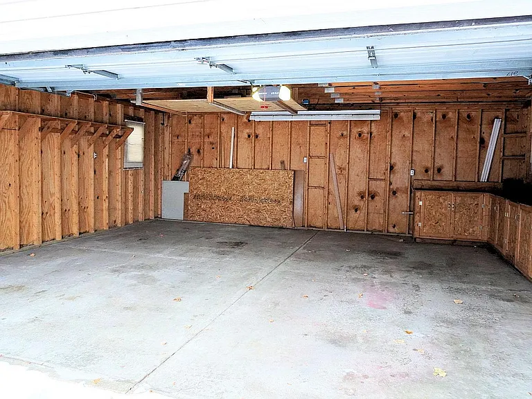 3105 W Auburn Rd — Photo 31