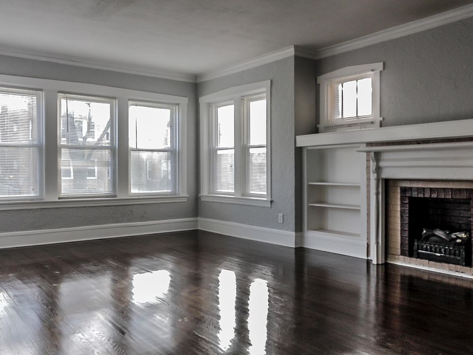 1st image of 6218 N Oakley Ave #2