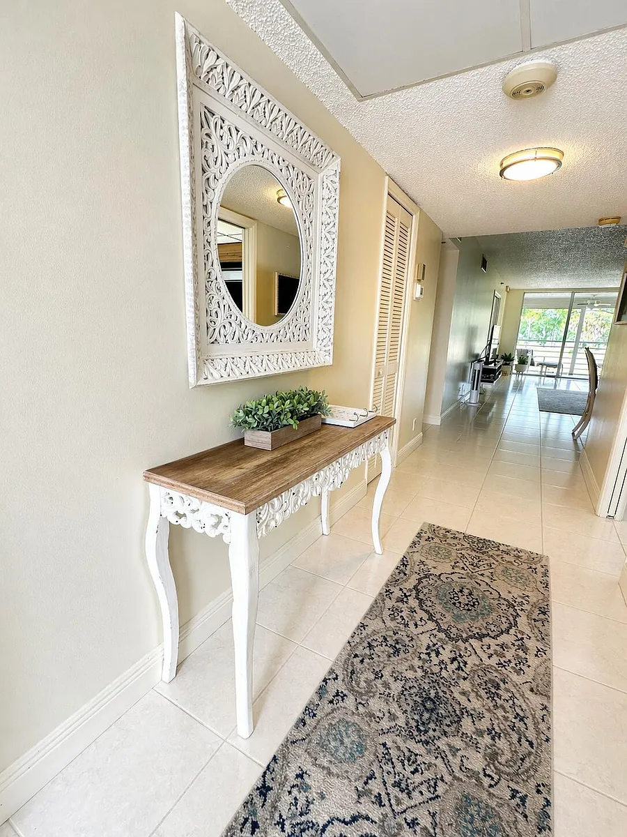 Building Photo - 4015 W Palm Aire Dr #205