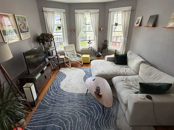 11 Spalding St Floor 2, Jamaica Plain, MA 02130