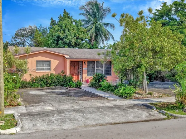 11339 SW 6th St, Sweetwater, FL 33174