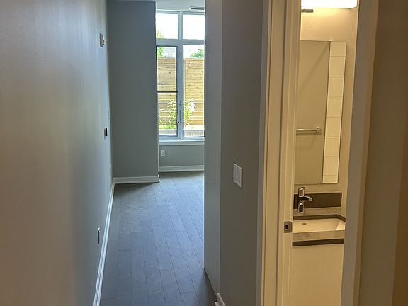 4th image of 360 Deschatelets Ave #108