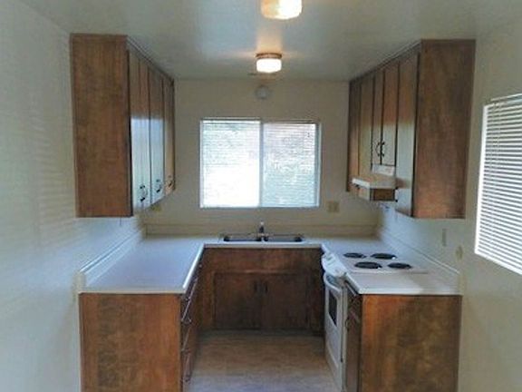 4th image of 1552 Cottonwood Ave